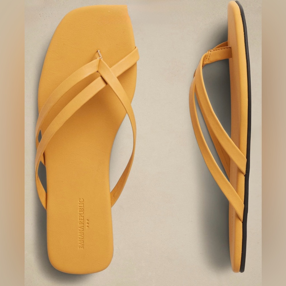 NWOT | Banana Republic | Mustard Yellow Flip-Flop / Thong Sandal | Size 9